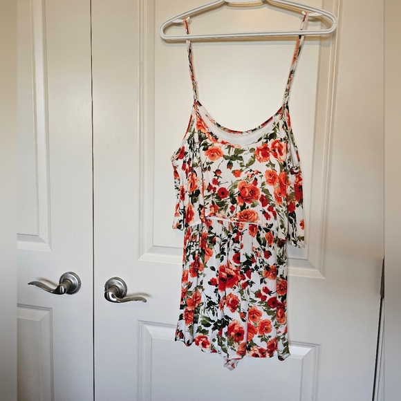 Floral Romper - Picture 2 of 7